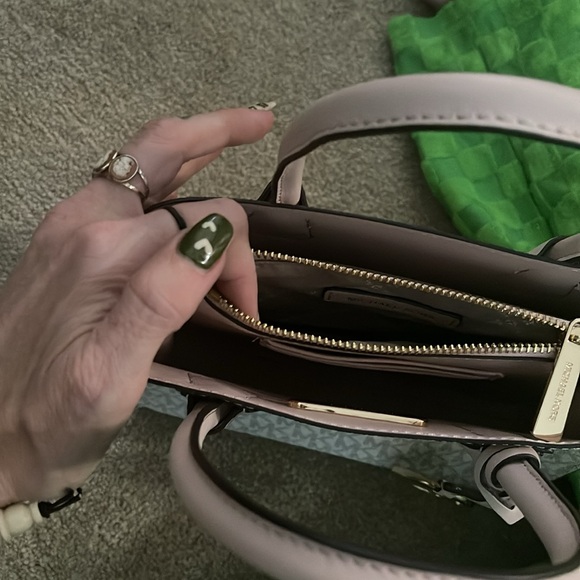 Michael Kors Mini - Picture 6 of 6